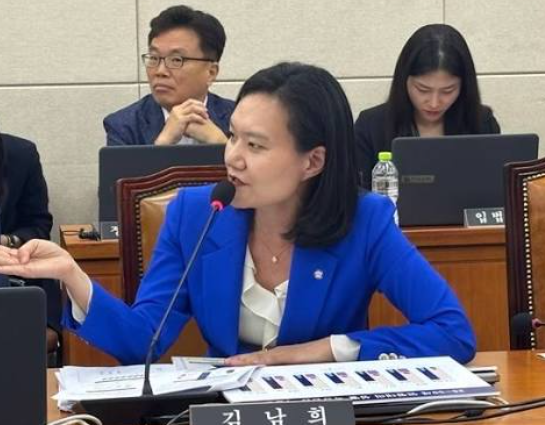 최근 김남희 국회의원 프로필과 함께 김남희 보완수사권 관련 관심이 커지는 이유도 이러한 정책 논의가 이어지고 있기 때문입니다.