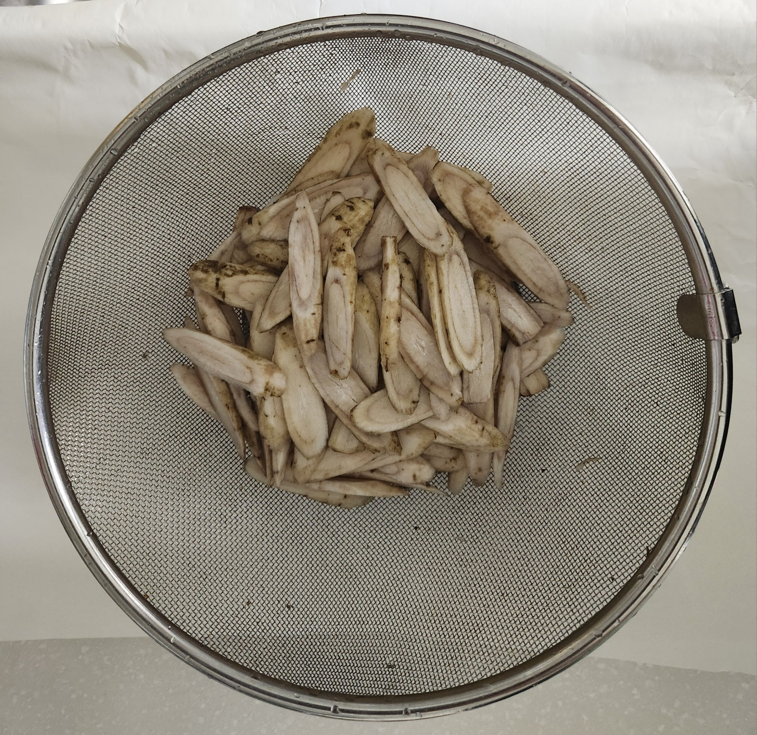 How to Make Braised Burdock Root (Ueong Jorim)
image