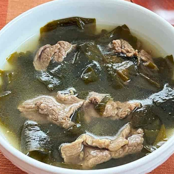 매일 먹어도 좋은 소고기 미역국 끓이는 법