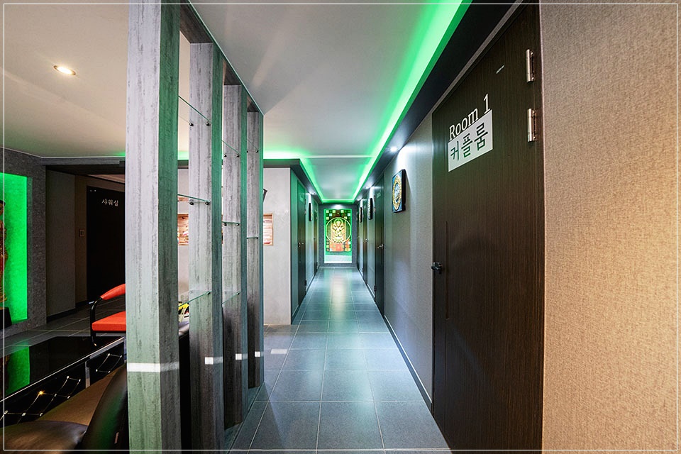 부산 남산동 마사지 므앙타이 복도