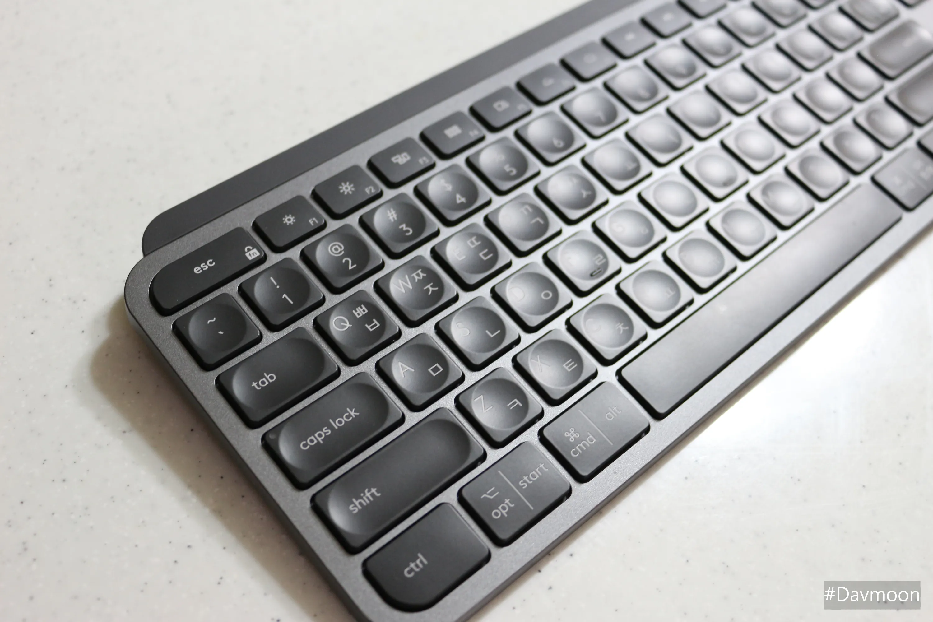 MX KEYS 본품 확대