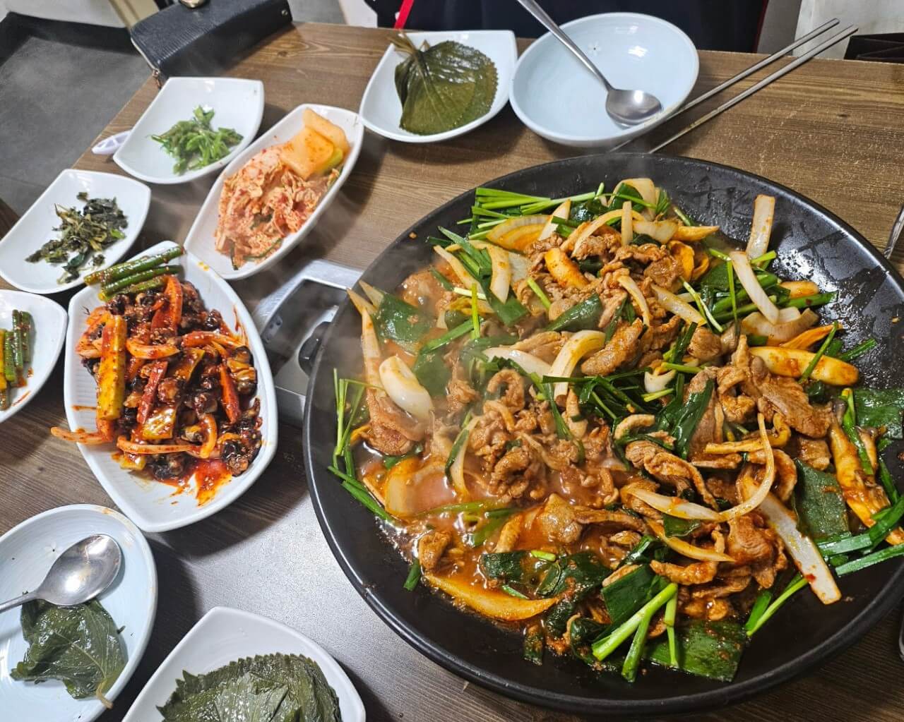 생생정보 2317회 오늘 또 방문 스타 밥집 가수 강진 추천 맛집 서울 사당동 참오리전문점 한방오리백숙과 오리낙지주물럭