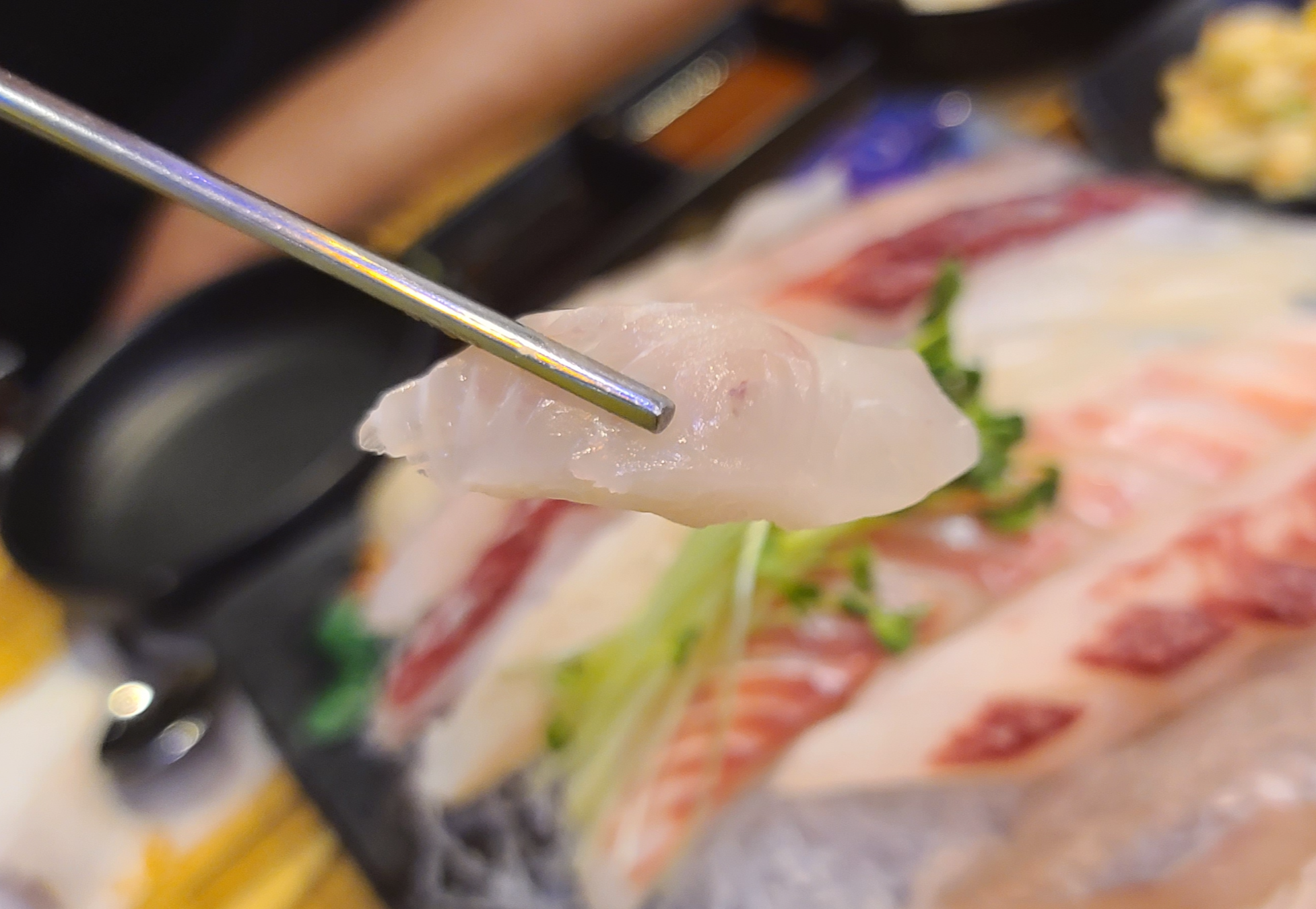 낚시꾼 김춘복의 도시어부 송도점 인천맛집 송도맛집 외부 활어회전문점 내부 수산문제작소 두툼한 활어회
