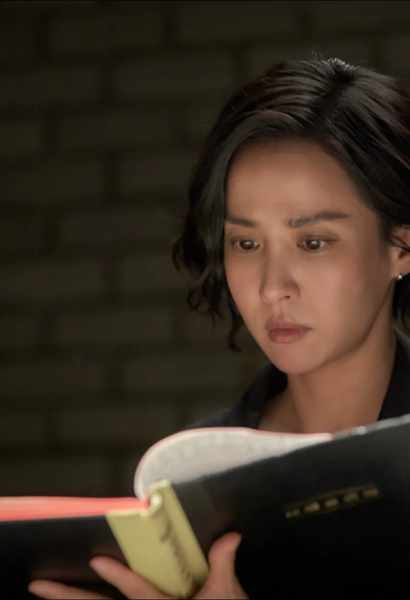 살인자 리포트&#44; 조여정&#44; 정성일&#44; 한국 스릴러 영화&#44; 2025년 영화&#44; 심리 스릴러&#44; 기자와 살인범&#44; 인터뷰 스릴러&#44; 청소년관람불가 영화&#44; 살인자 리포트 리뷰&#44; 살인자 리포트 결말&#44; 살인자 리포트 해석&#44; 살인자 리포트 예매율&#44; 살인자 리포트 조여정 정성일&#44; 연극 같은 영화&#44; 한정된 공간 영화&#44; 두뇌 게임 스릴러&#44; 영화 추천&#44; 한국 범죄 영화