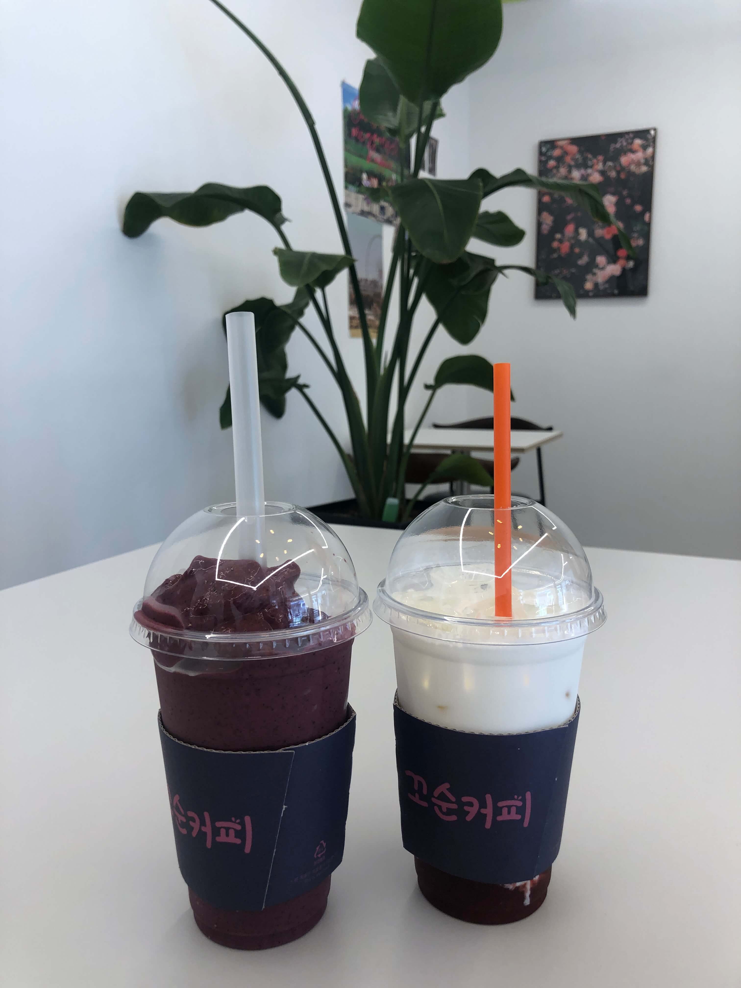 민수랜드-꼬순커피 블루베리요거트와 딸기라떼