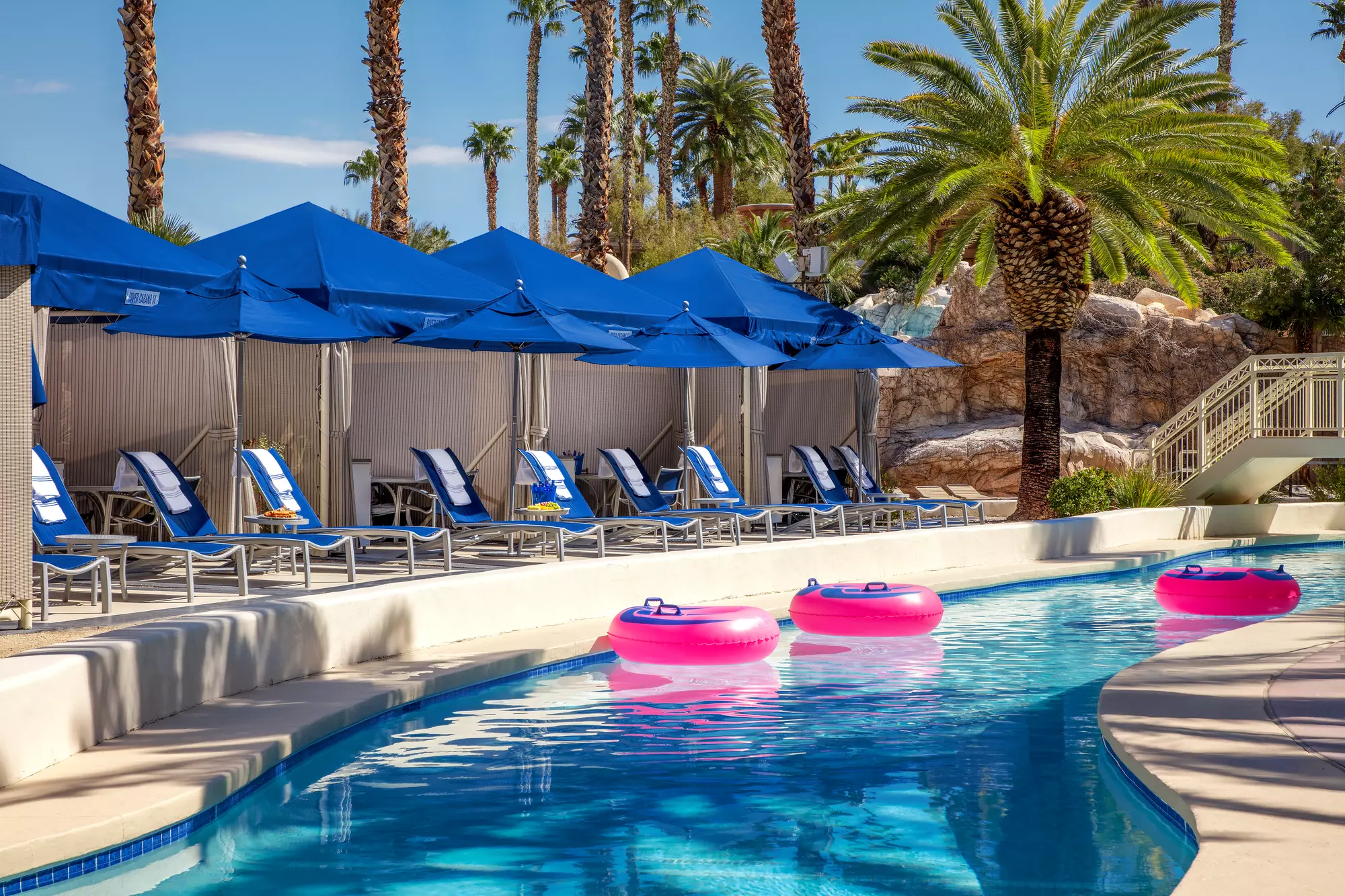 mandalay bay cabanas