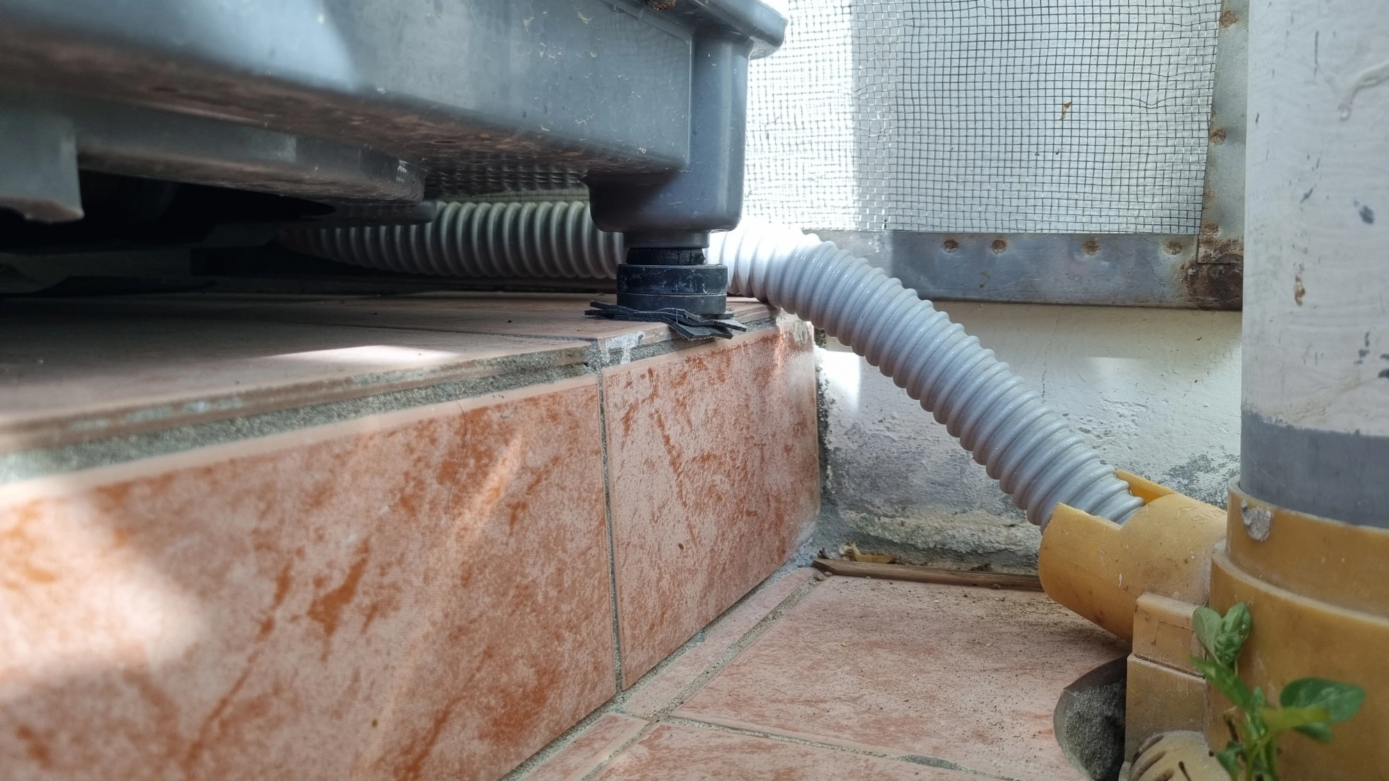 통돌이 세탁기 배수관