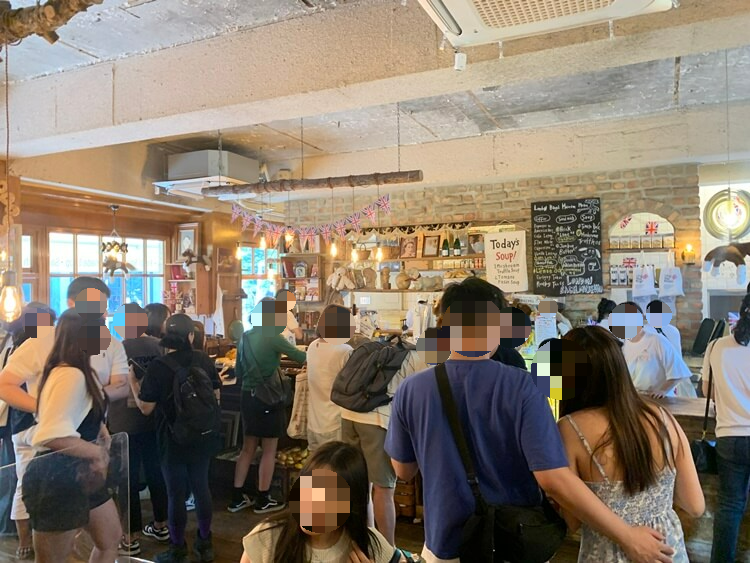 내부로 들어가면 바로 보이는 대기줄