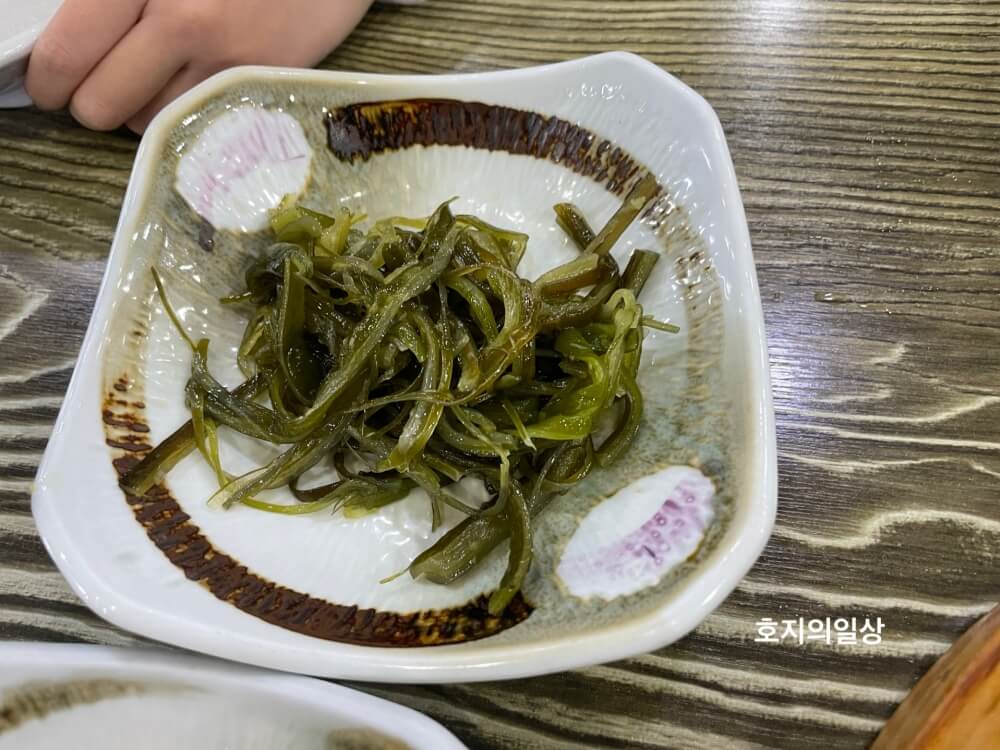 제주 애월 맛집 이춘옥원조고등어쌈밥 - 미역줄기