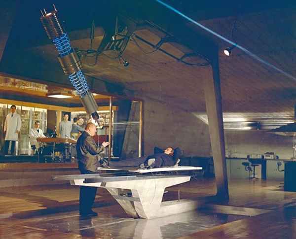 영화 속 명장면 뒤에 숨겨진 비밀들