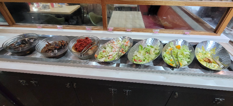 샐러드, 육회, 간장게장