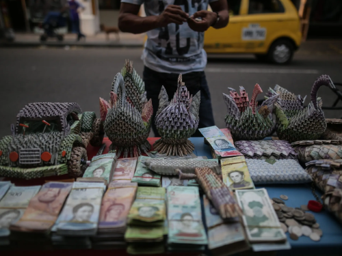 베네수엘라 망한 이유, 베네수엘라 경제 붕괴, 석유 의존 경제, 초인플레이션 사례, 차베스 마두로 정책, 과이도 임시 대통령, 베네수엘라 복지 정책, 베네수엘라 국유화, 경제 규제 실패, 부정부패 경제 위기, 베네수엘라 외환통제, 국제 유가 하락 영향, 미국 베네수엘라 제재, 베네수엘라 정치 위기, 베네수엘라 엑소더스, 베네수엘라 재정 파탄, 하이퍼인플레이션 원인, 남미 경제 위기 사례, 실패한 국가 구조, 베네수엘라 몰락 과정
