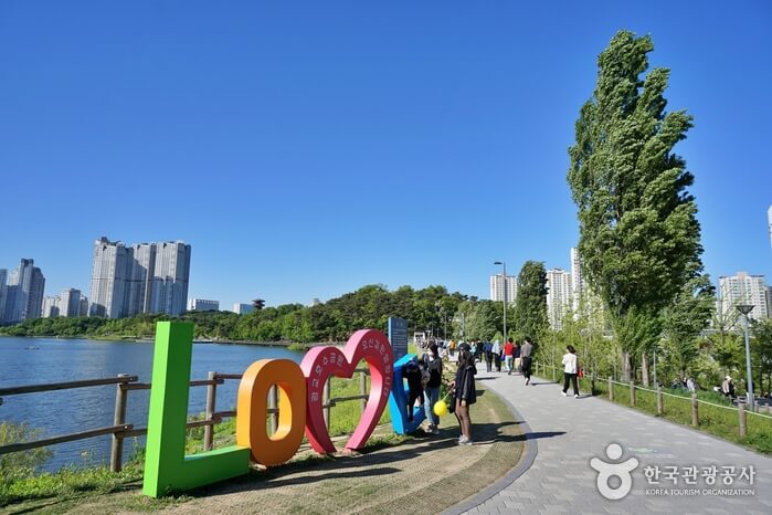 튤립명소 수원 광교호수공원