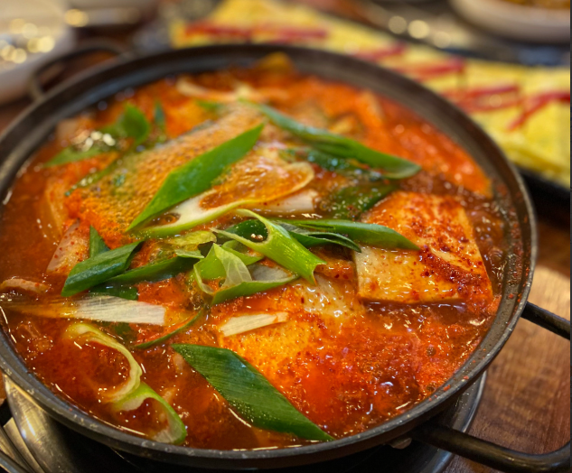 장군꼬들살 김치찌개 대표 메뉴