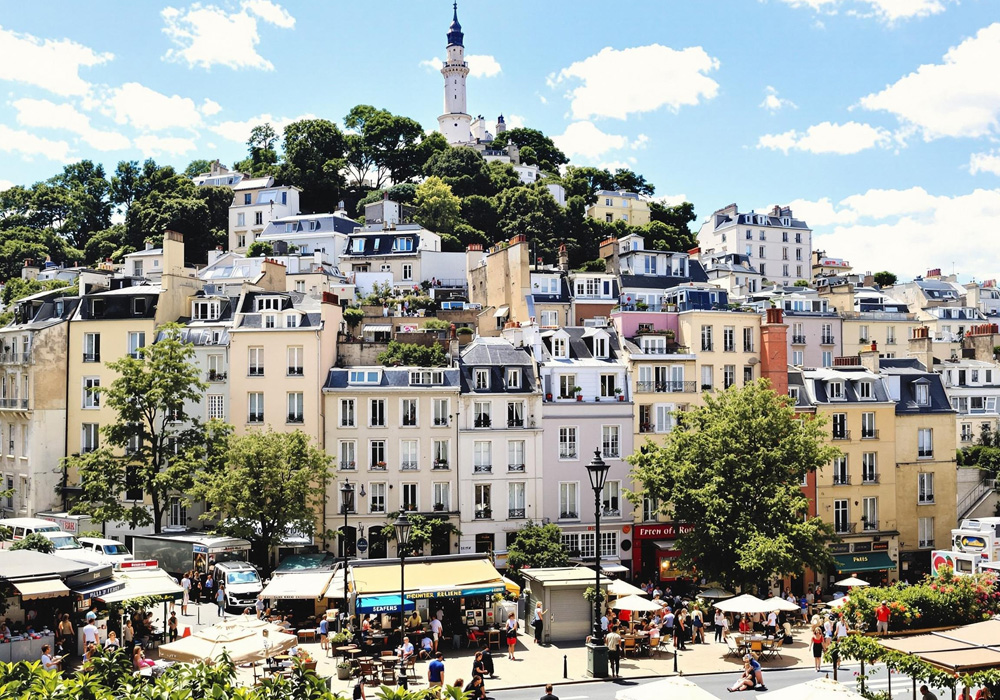 영화 아멜리에에서 본 파리의 몽마르트 언덕의 풍경