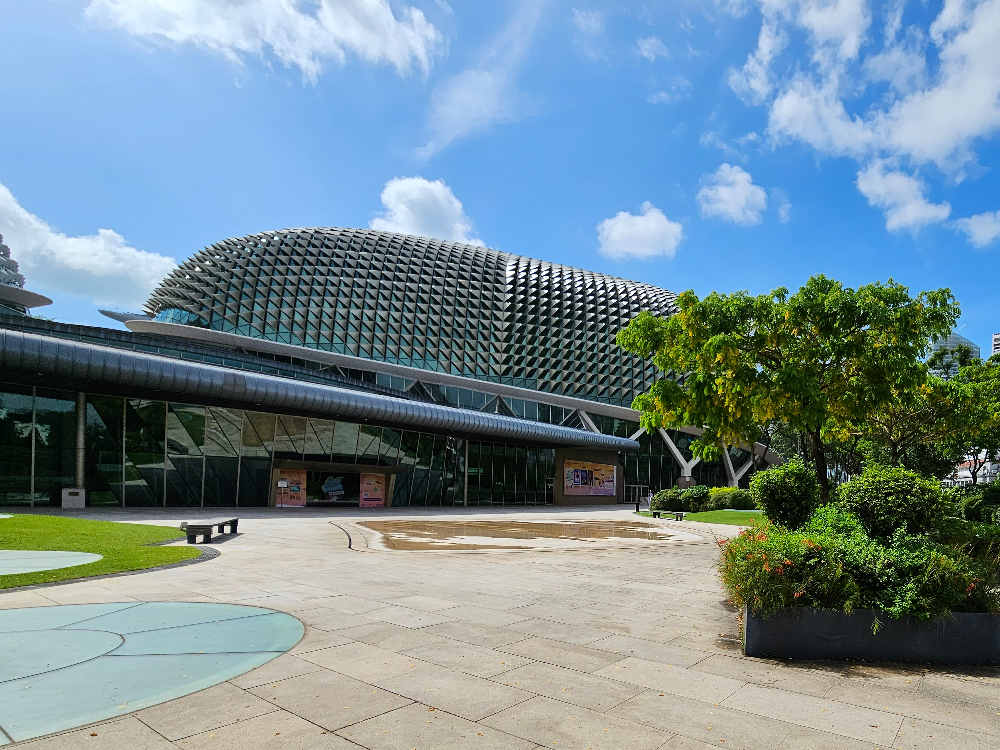 에스플러네이드 씨어터스 온 더 베이 (Esplanade)