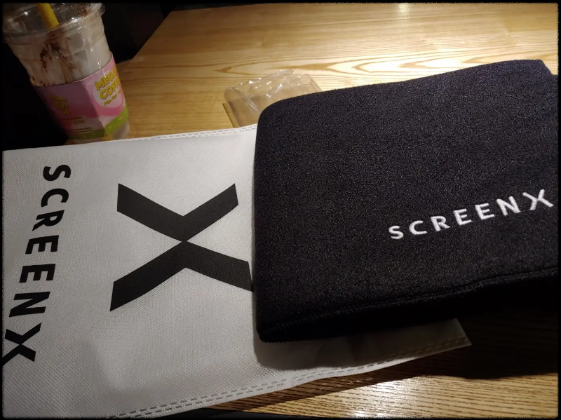 CGV-용산,-세계-최초-4면-상영-스크린-X관,-뜻밖의-순간 /-경품-수령-미리-받기