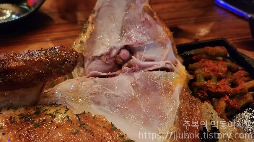 구도로통닭-마늘쫑닭-맛-2