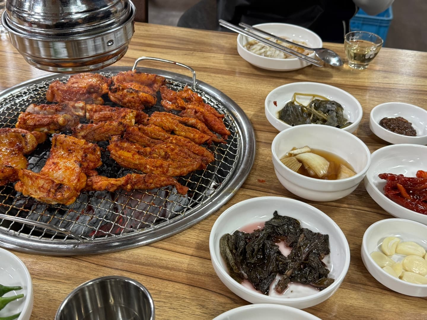 포천 내촌면 맛집 :: 탑골가든 참숯 위에 구워내는 정직한 맛, 숯불닭갈비의 끝판왕 등장! 🍗🔥
