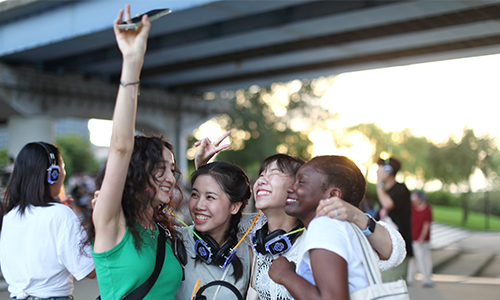 한강 무소음 DJ 파티