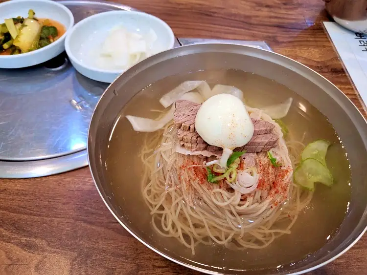 생활의달인 평양냉면 양지 사태 오겹살 고기육수 메밀가루 전분 직접 반죽한 자가제면 평냉 달인 맛있는 냉면집 은둔식달 인천 부평 맛집 오늘방송 정보