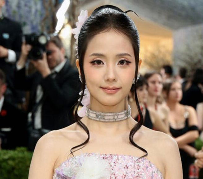 2026 멧 갈라 블랙핑크 제니 540시간 샤넬 드레스 화제, 카리나 한복 패션까지 K-스타 총정리