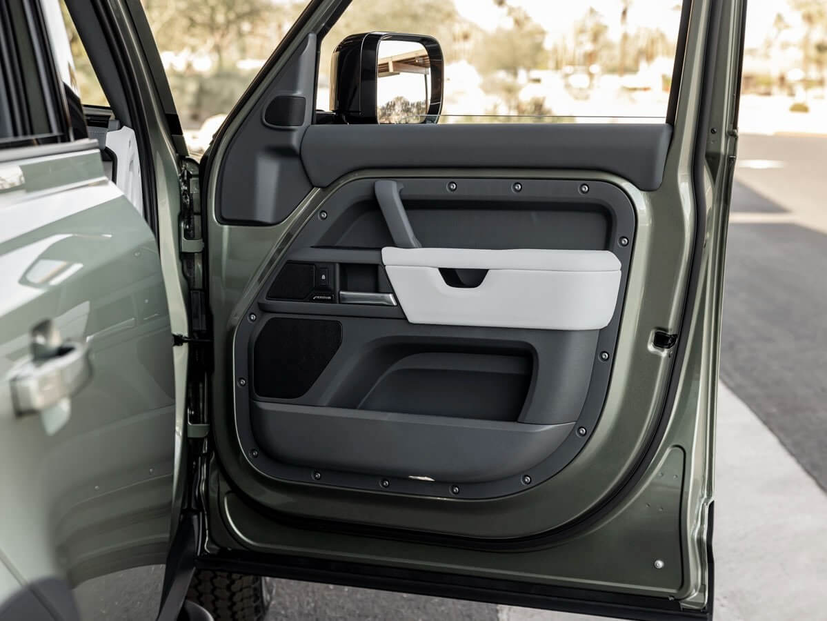 디펜더110 제원 및 가격 총정리 (2025년형)