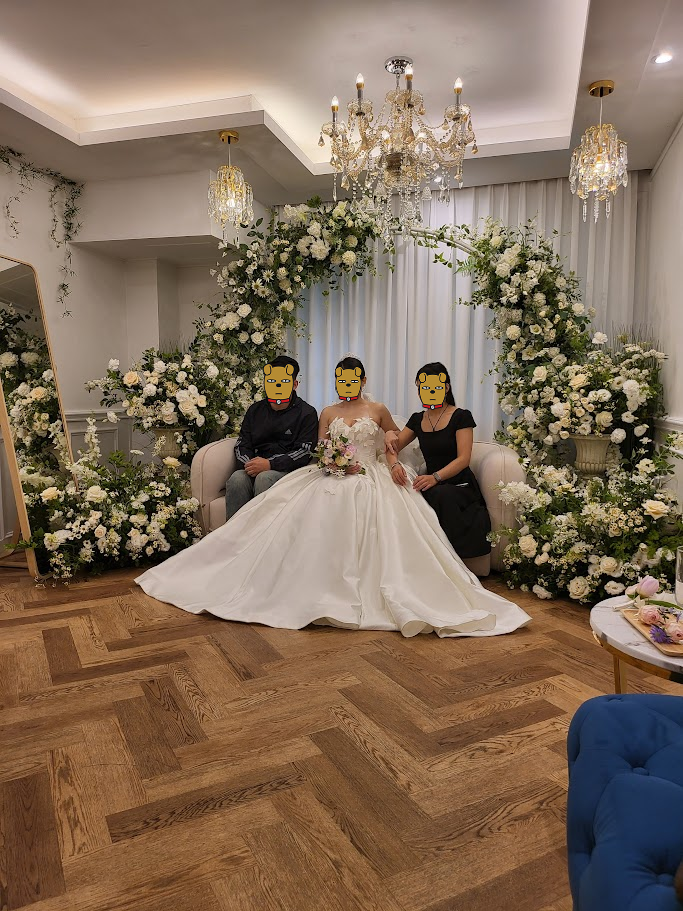 강남웨딩홀-메리스에이프럴-신부대기실-생화장식