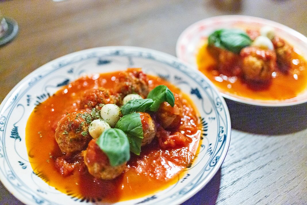 성수동 이색 술집 '캬바레 성수'