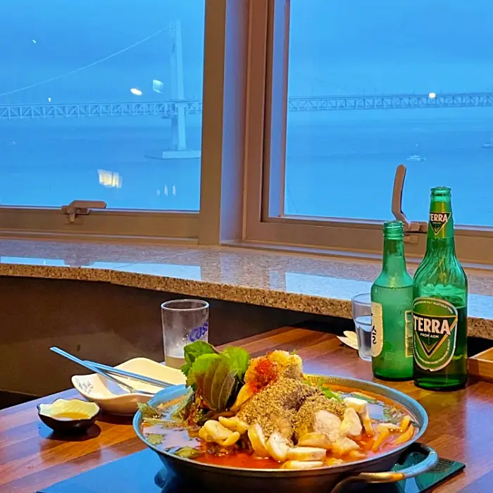 투데이 맛있는 메뉴 맛대맛 속풀이 최강자 뼈해장국, 대창 뼈해장국, 대창 감자탕, 메운 뼈찜, 대창 해장국 맛집 추천 부산 광안리 남천동 광안대교 오션뷰 맛집