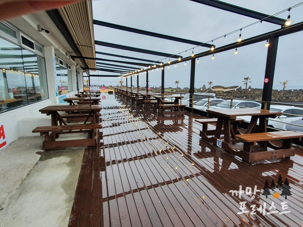 곰막 식당 내부