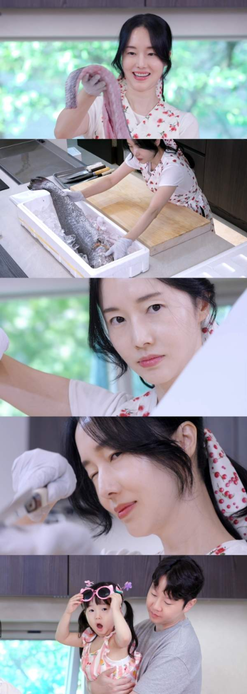 테크노 여전사가 칼을 잡았다! 이정현의 민어 해체쇼, 남편은 감탄 폭발!