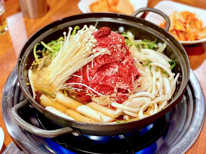 전참시 전지적참견시점 매니저 추천 매운 갈비, 매운갈비찜 맛있는 식당 홍현희 제이쓴 만삭 사진 화보 촬영 제주 여행 함덕 해수욕장 맛집 소개