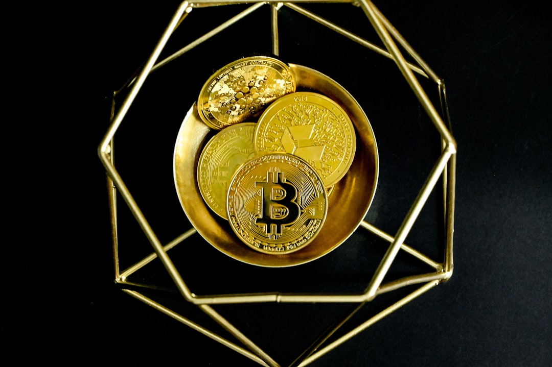 Storage 코인과 밀접한 일반명사는 decentralization입니다.