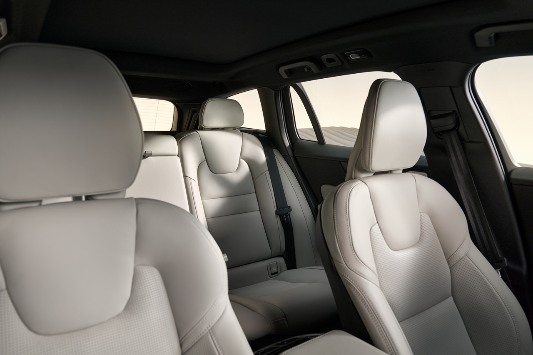 2024볼보 V60 내부디자인