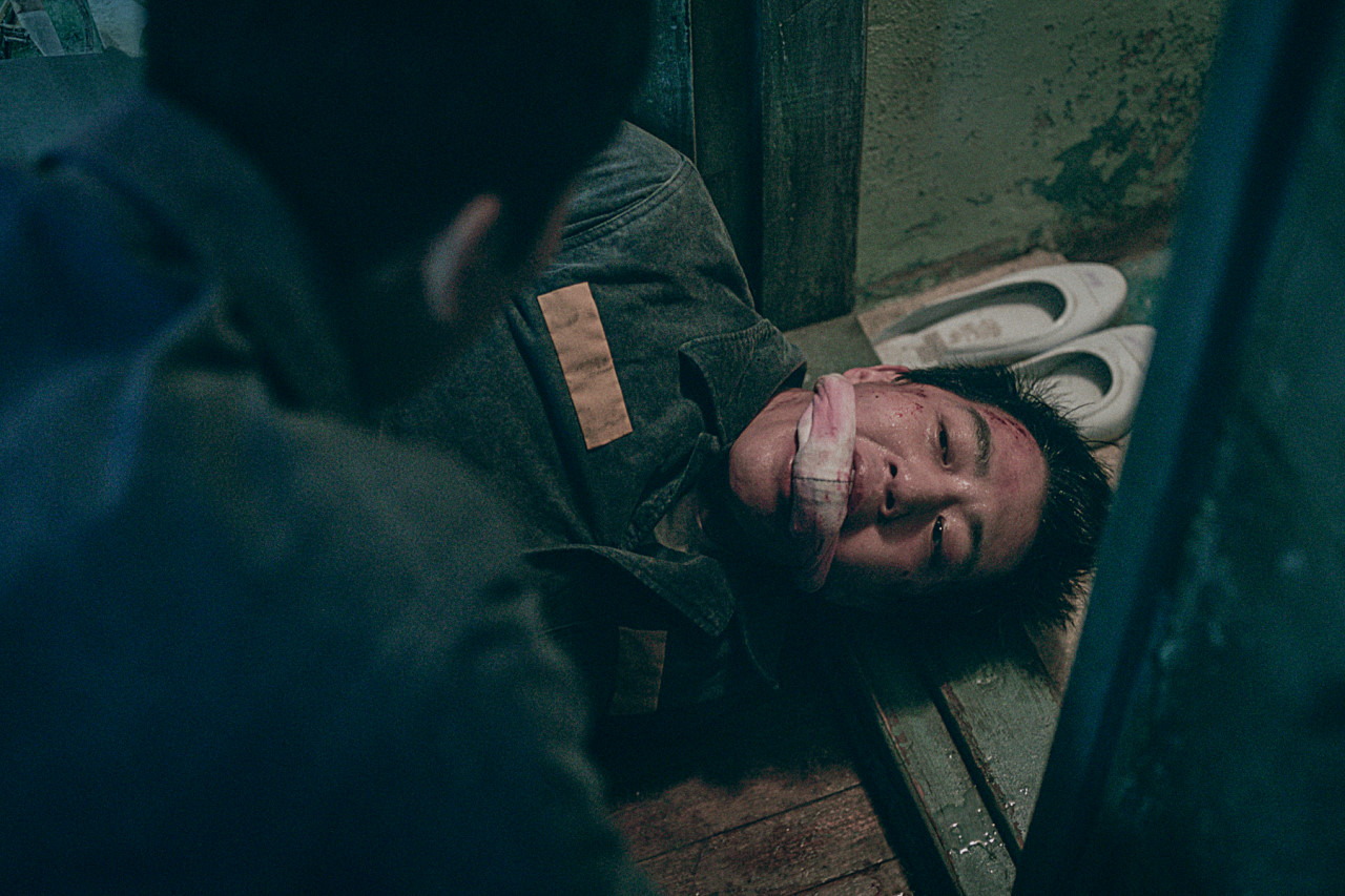 송유건을 괴롭히는 창길