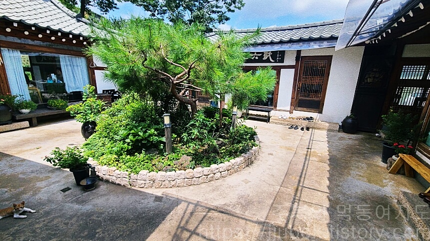 이당-비스트로-한옥-마당
