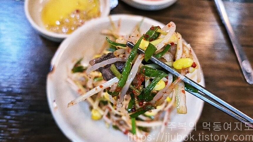 장수골-우삼겹-야채-겉절이