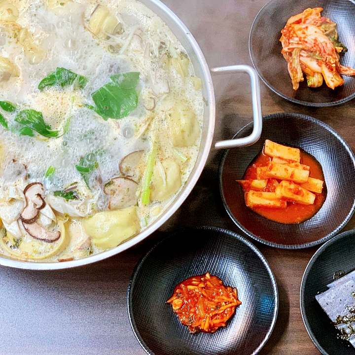 6시내고향 강원 철원 만두전골 만두소에 무우가 들어간 손만두 버섯전골 맛집 오늘 방송 추천