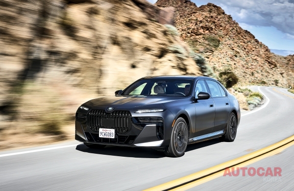 BMW의 전기 럭셔리 세단 i7