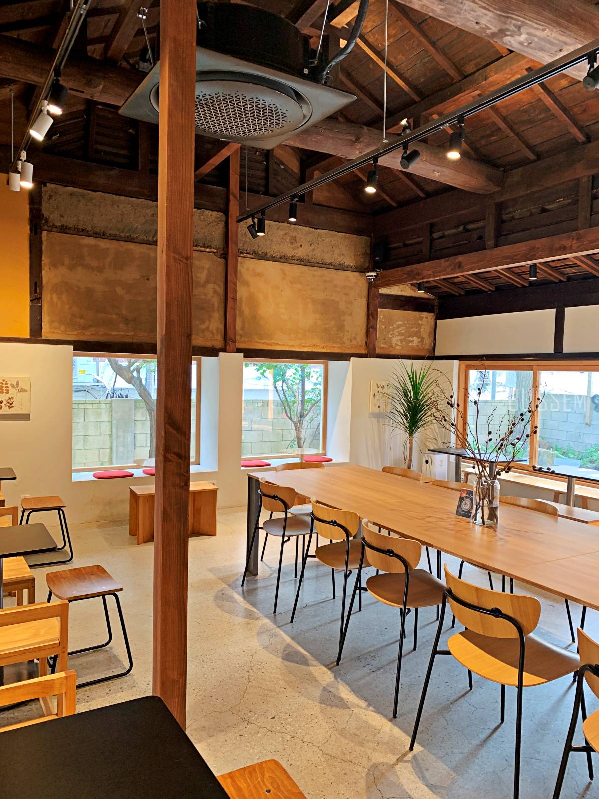 용산카페-삼각지카페-정원카페-예쁜카페-카페추천-피요르드-용리단길카페-정원-인테리어