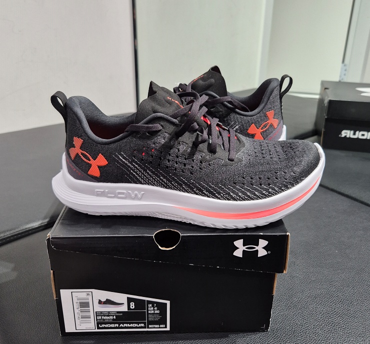 언더아머 벨로시티 4