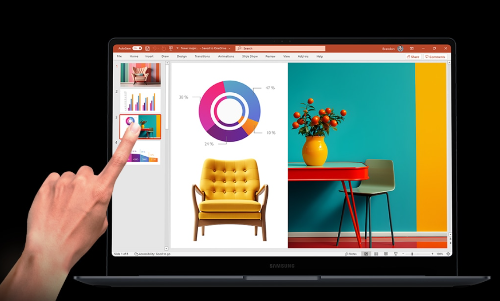 갤럭시북 터치하는 사진