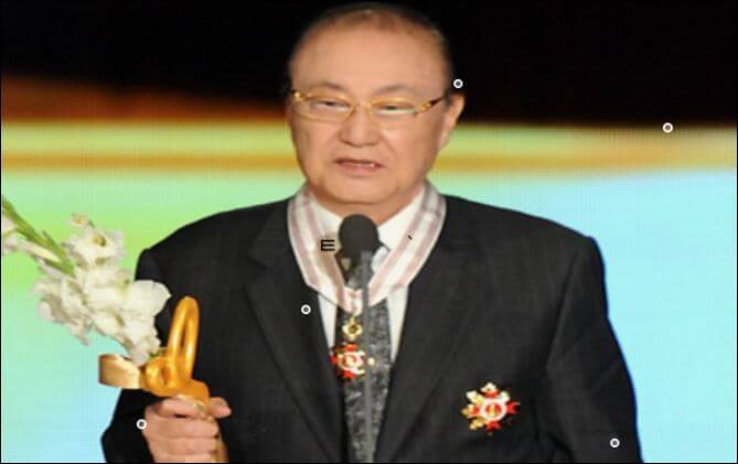 윤일봉별세