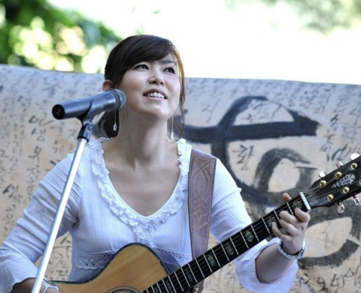 김희진(포크-가수)