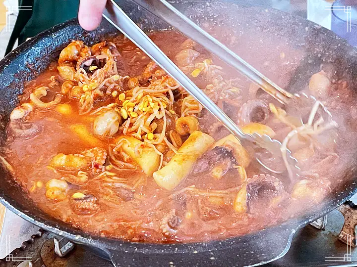 돈쭐내러왔습니다 쭈꾸미 삼겹살 대창 새우 막창 즉석 국물 떡볶이 먹방 빨간 맛 주꾸미 강서구 마곡 맛집 이영자 정혁 방송 소개