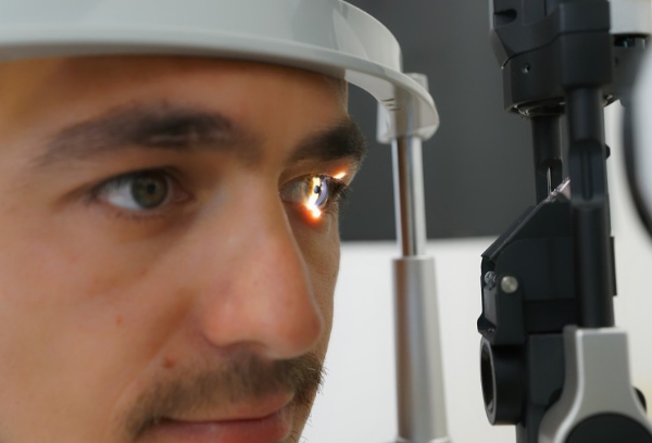 시력이 갑자기 떨어지는 이유와 관련 질환 및 대처 방법 관련 사진