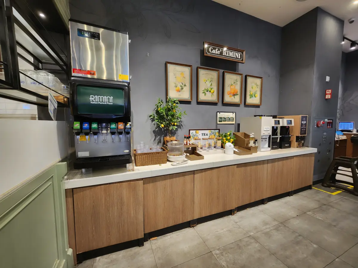 리미니-셀프바-6가지-음료-무제한-식사후-후식으로-4가지-티종류와-커피를-무제한으로-제공