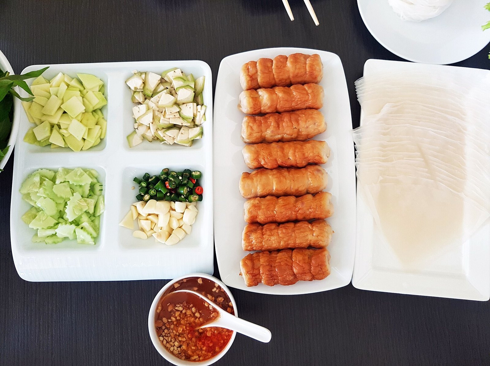 나트랑 맛집 대표 메뉴 넴느엉 한 상