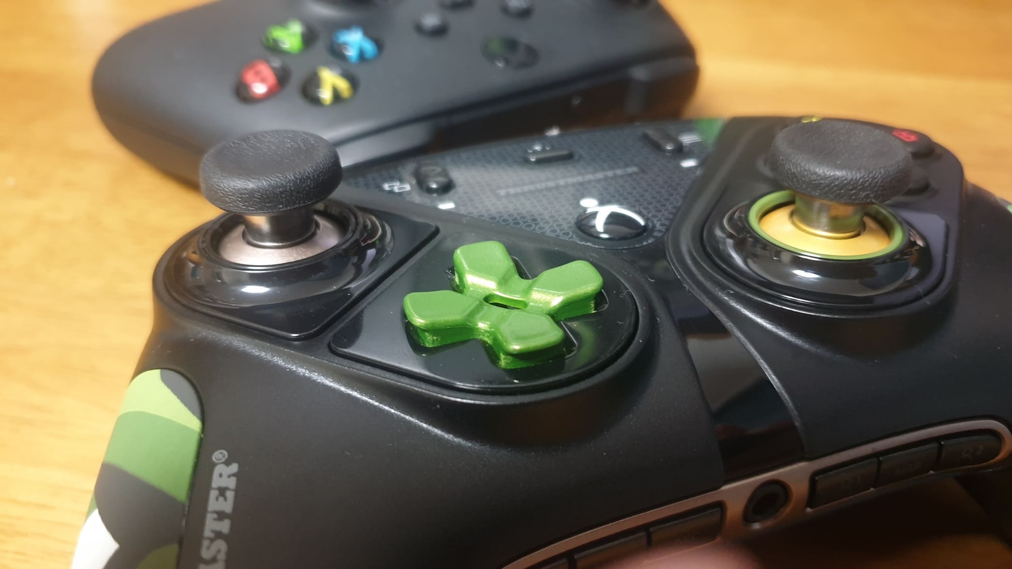 Thrustmaster eSwap X PRO 십자키